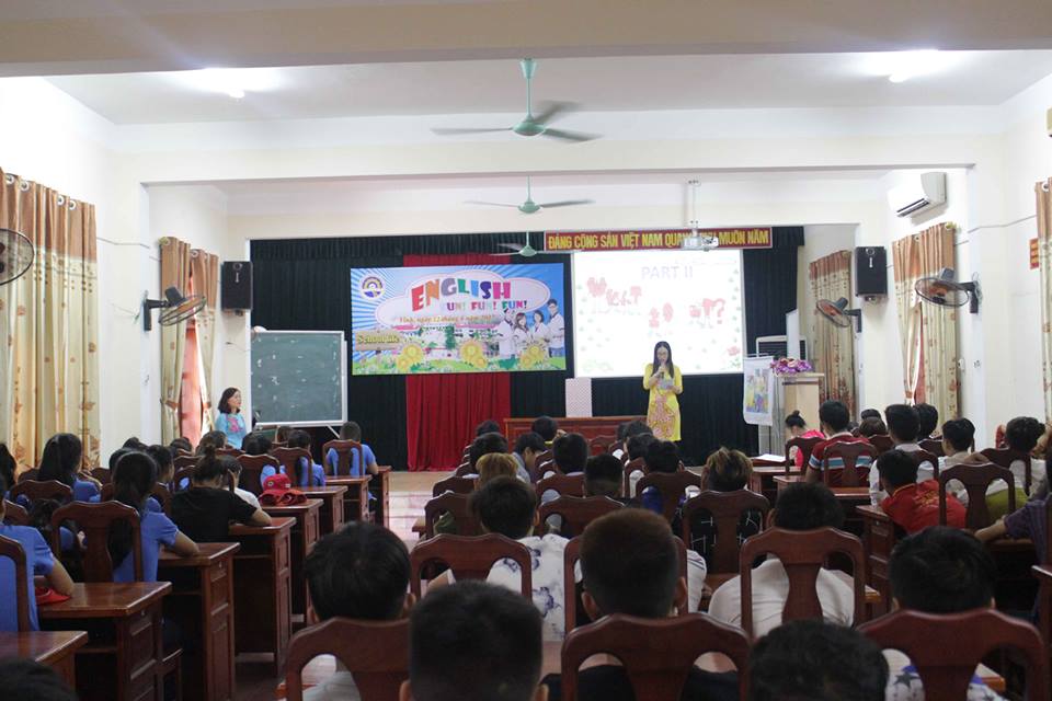 Chương trình ngoại khóa tiếng anh của trường CĐ GTVT Miền Trung